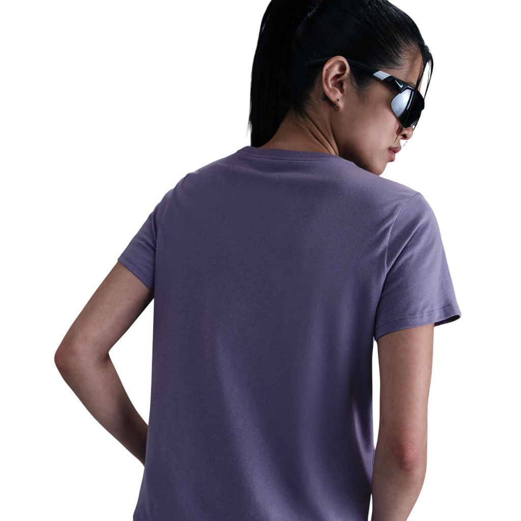 Nike Sportswear Club Essential lila Damen