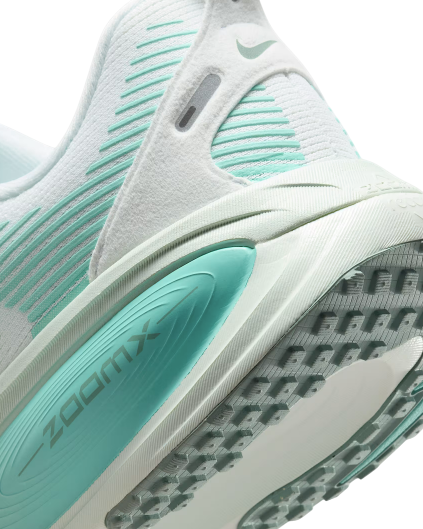 Nike Vomero 18 Laufschuhe weiß Damen