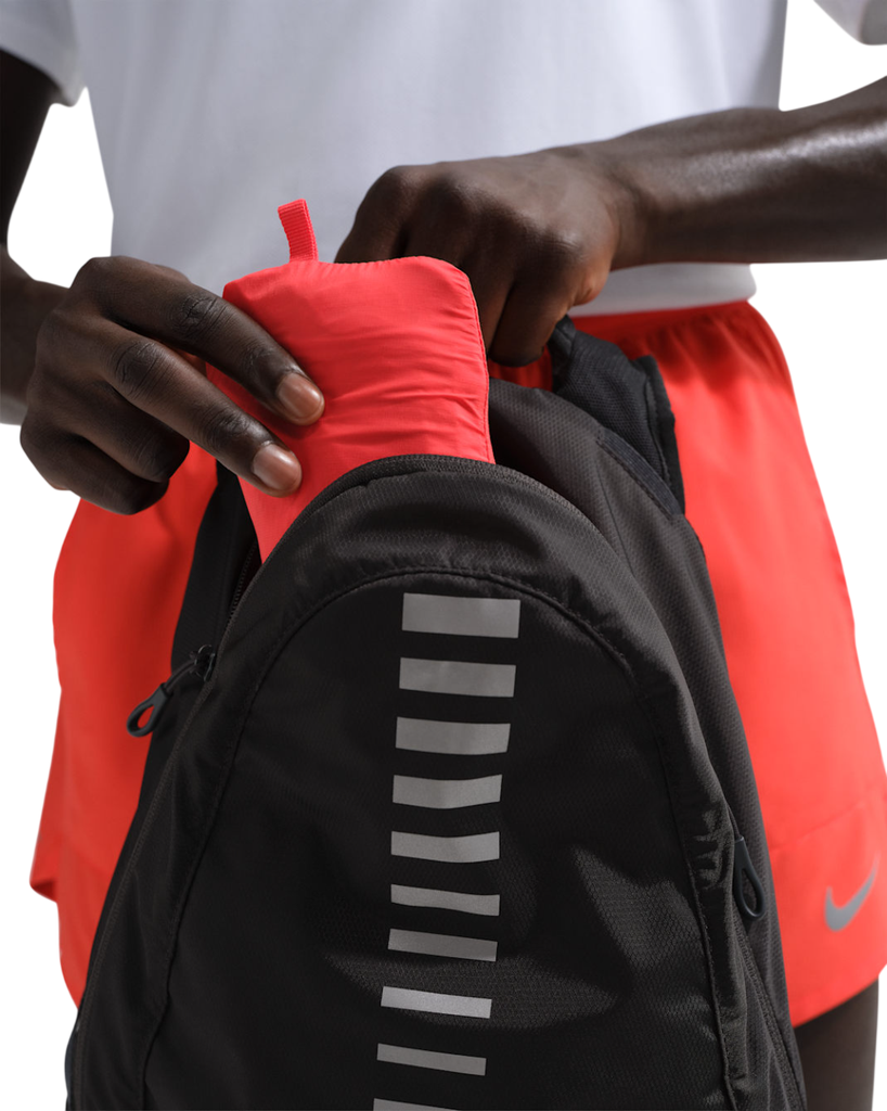 Nike Stride UV-beständige Laufjacke rot 