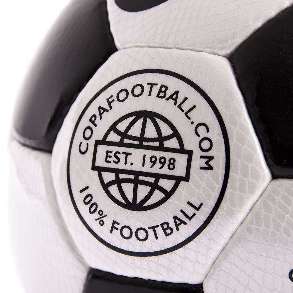 https://www.copafootball.com/images/articles/large/COPA-Laboratories-Match-Football-Black-White-blackwhi-3321.jpg